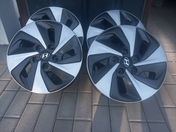 Gyri Hyundai loniq 15"