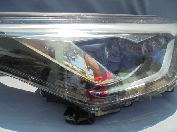 Gyri Jobb els Led fnyszr Toyotra elad