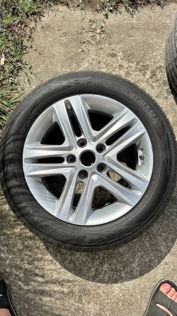 Gyári KIA felni 16" + Yokohama nyári gumi és Tpms szenzor