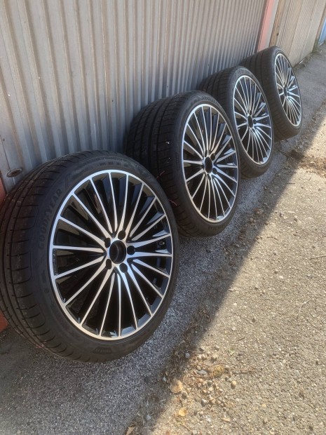 Gyári MB C206 5x112 19" Goodyear 225/40,255/35R19 nyári