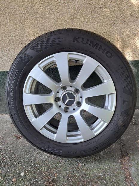 Gyári Mercedes 17 collos felni nyári gumival 4 eladódb