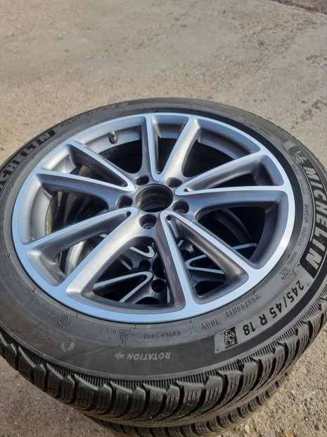 Gyári Mercedes-Benz felnire szerelt Michelin téli gumi