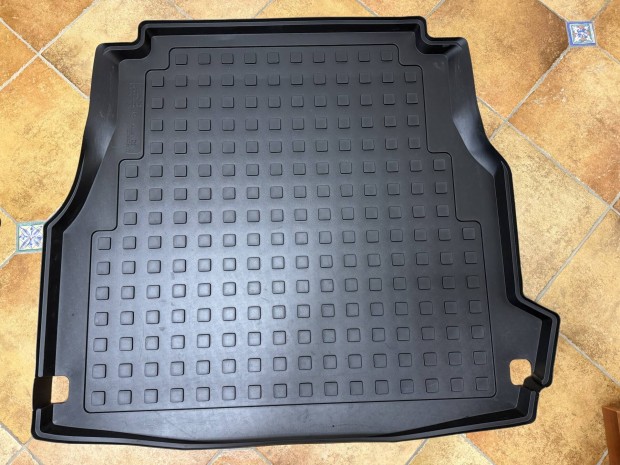 Gyri Mercedes Benz w206 seda n csomagtr tlca