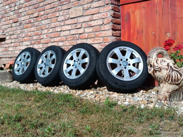 Gyári Mercedes R16 Alufelni / Téli gumikkal