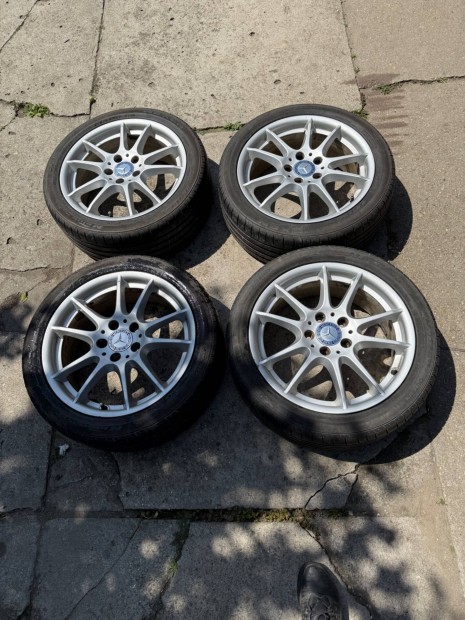 Gyári Mercedes alufelnik Nexen nyári gumikkal