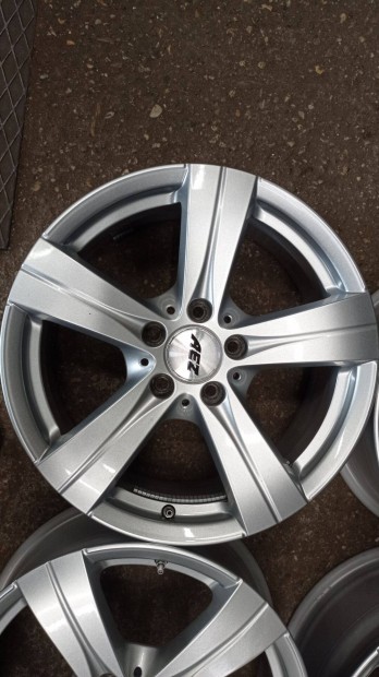 Gyári Mercedes szép állapotú használt 5x112 lyukosztású 17 colos alu