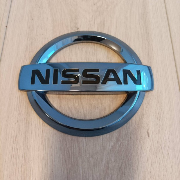 Gyári Nissan Leaf / E-NV200 első logó embléma