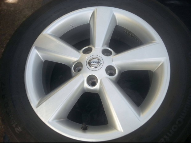 Gyári Nissan Qashqai újszerű alufelni 215/60R17 Continental nyári gumi