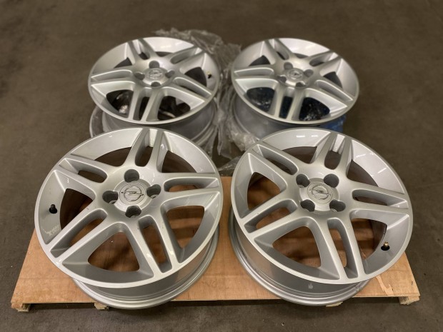 Gy�ri Opel 16"-os k�nny�f�m felni szett 4x100 ET39