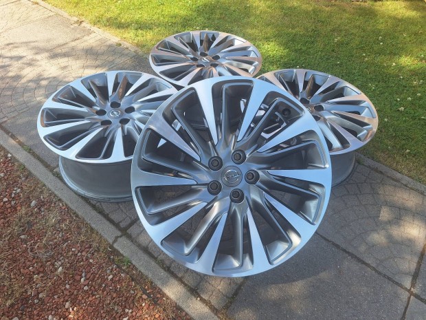 Gyári Opel Astra K 5*105 R18 alufelni. GM.