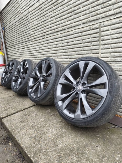 Gy�ri Opel Insignia 5x120 20col ET45 alufelniszett