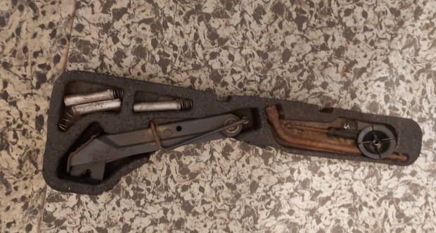 Gy�ri Opel szersz�m �s tartoz�k tart� Elad�!