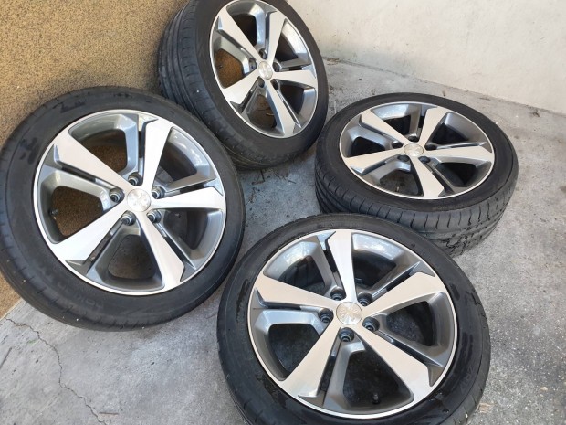 Gyári Peugeot bicolor 17"os alufelni szett, 2021 6mm Nokian nyári
