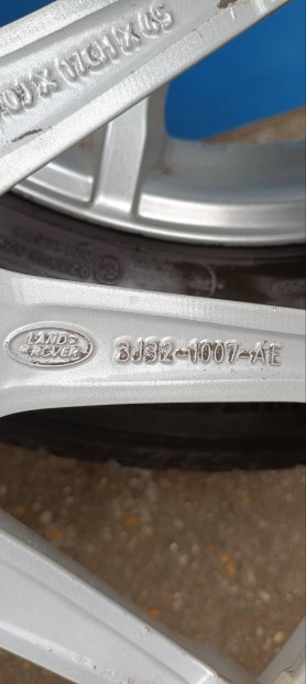 Gyri Range Rover Evoque alufelni gumival!