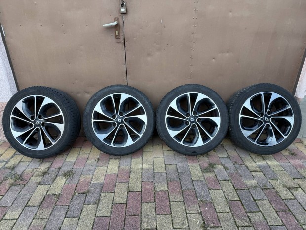 Gyári Renault alufelni 5x114.3