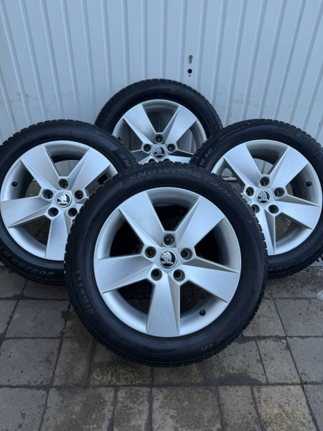 Gy�ri Skoda 16 "Ilias" alufelni t�ligumival 5x112