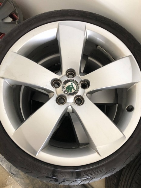 Gyári Skoda 5x100 17" alufelni felni
