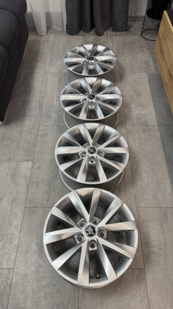 Gyári Skoda Octavia R16 alufelni