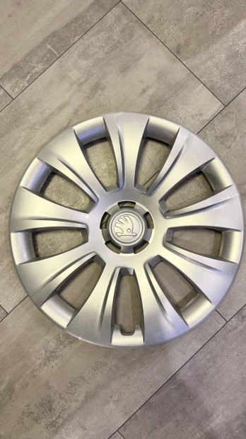 Gy�ri Skoda d�szt�rcsa 17" Borneo