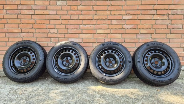 Gyri Skoda lemezfelni R17 + tligumi