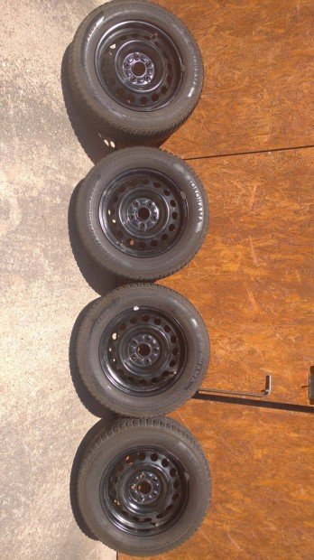 Gyári Suzuki Acélfelni Tpms szelepekkel (4db)
