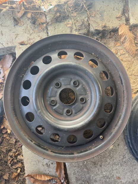 Gy�ri Suzuki Vitara sx4 scross r16 lemezfelni p�tker�k