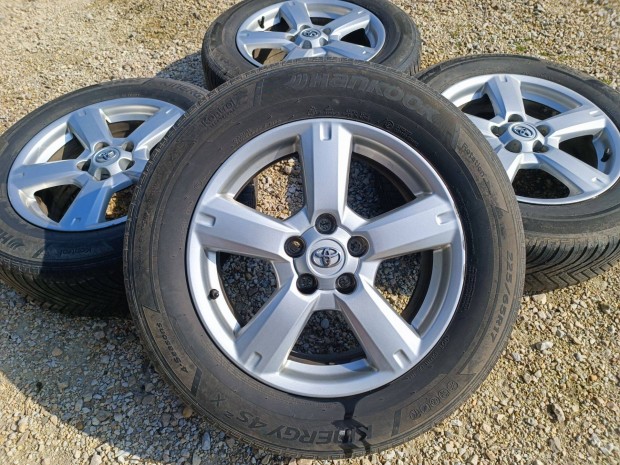 Gy�ri Toyota 17" Rav4 alufelni felni 17-es n�gy�vszakos 2021 gumik 17