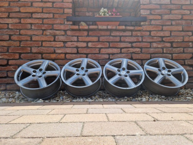 Gyri Toyota Alufelni szett
