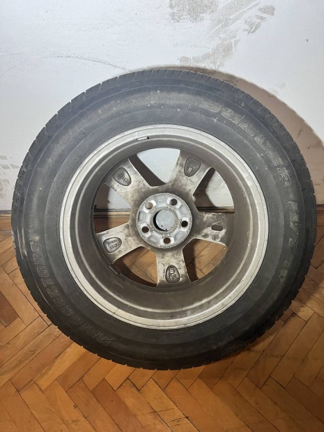 Gyri Toyota Rav4 4 db alufelni kerkanykkal