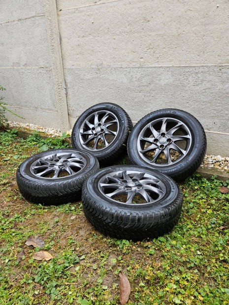 Gyri Toyota Yaris alufelni szett tli gumival (4x100) 175/65 R15