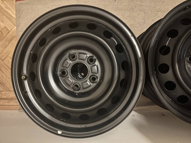 Gyári Toyota acélfelni r16 5x114,4 6,5j et45