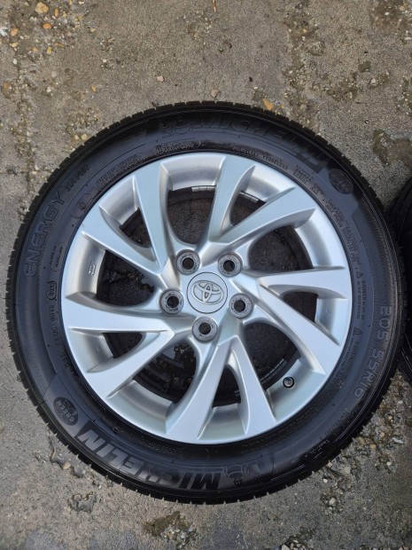 Gyári Toyota alufelni 16"