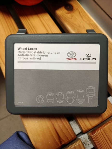 Gy�ri Toyota �s Lexus ker�k�r szett Negyed �ron!!!!