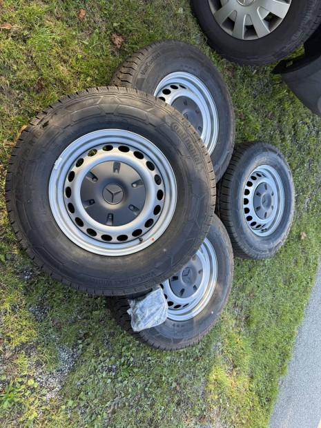 Gyári Új Mercedes Sprinter 225/75R16C télikerék