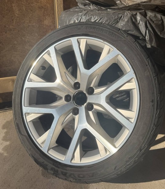 Gy�ri VW 18 collos 5x112 7,5J Et45 felni (Canyon) ny�ri gumikkal.