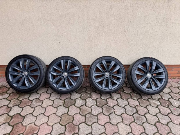 Gyári VW Almere alufelni 5x112 18"