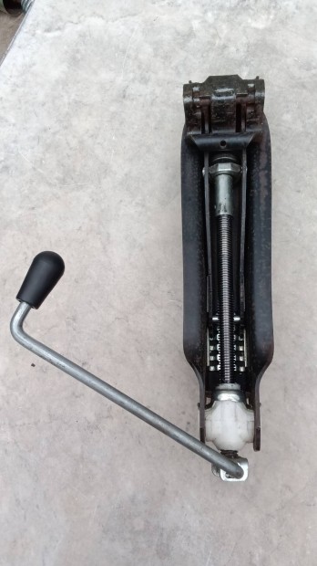 Gy�ri VW-Audi emel�