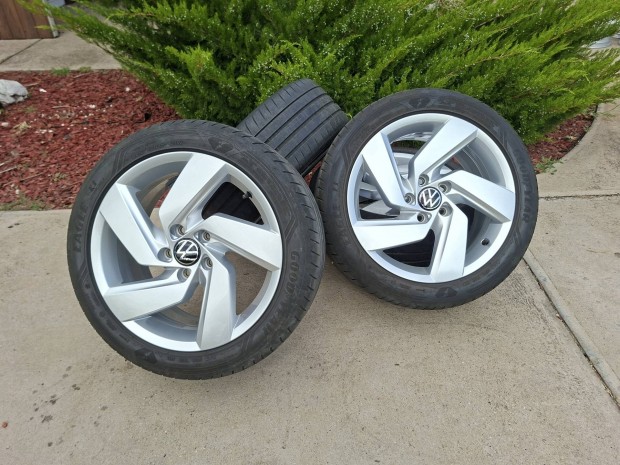Gyri VW Golf GTI 5*112 R17 Richmond alufelni 225/45 R17 Nyri gumi 