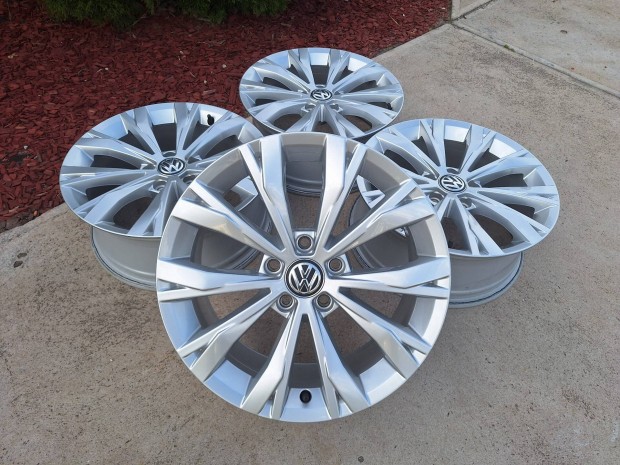 Gyri VW Passat B8 Tiguan 5*112 R17 alufelni. Sharan Golf Touran 