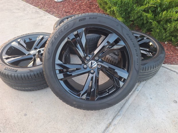 Gyári VW Tiguan 5*112 R19 Valencia R-line alufelni 255/45 R19 Nyári