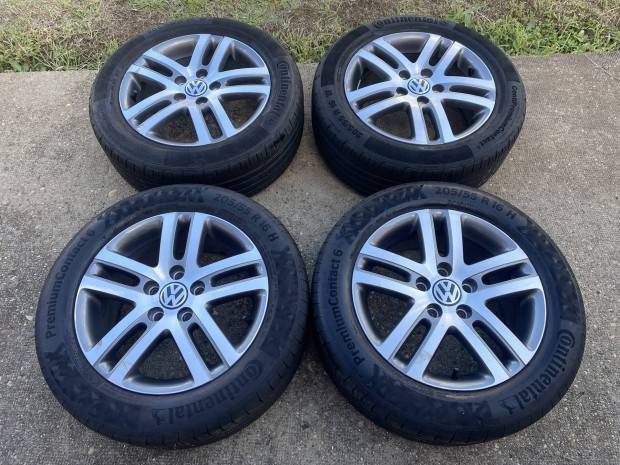 Gyri VW Touran/Golf 16"-os alufelni szett 205/55R16 nyri gumikkal