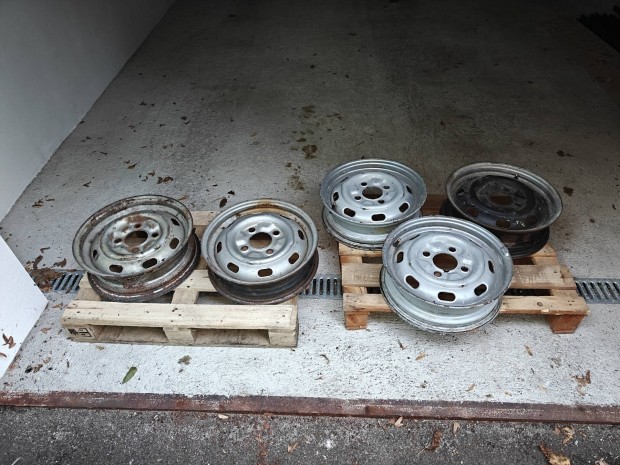 Gyári VW bogár felni 4,5xj15 ET41