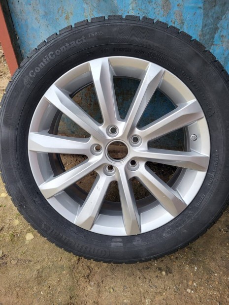 Gyári VW passat Új17 alufelni új 4 évszakos gumival