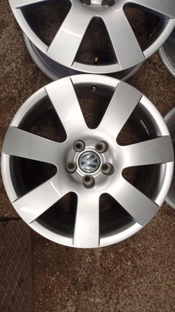 Gyári Volkswagen 18 colos használt 5x112 lyukosztású alu felni garnitú