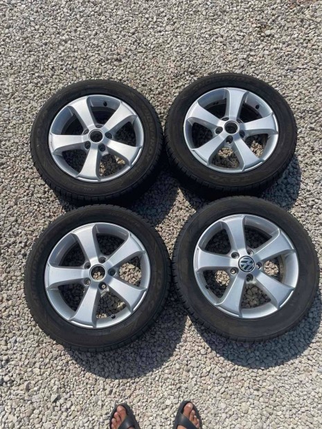 Gyári Volkswagen 5x112 16" colos alufelni,205/55 R16 Toyo téli gumival
