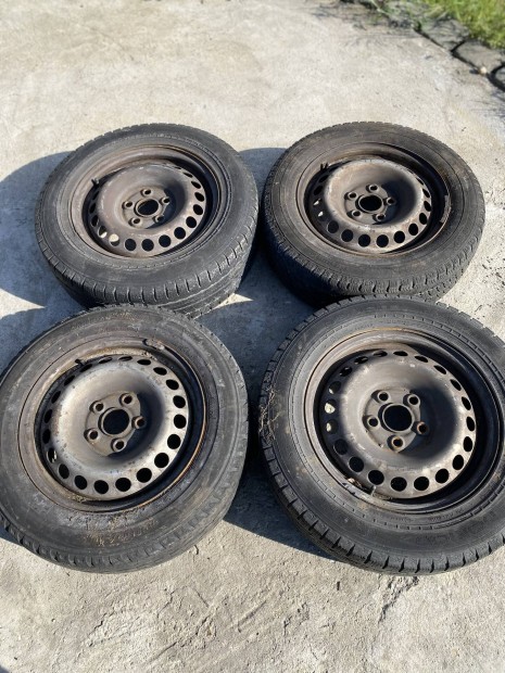 Gyári Volkswagen Transporter T5 lemezfelni garnitúra
