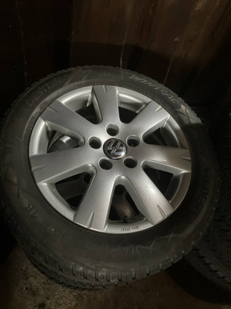 Gyri Volkswagen alufelni rajta 205/55 r16 tligumival