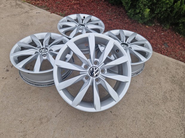 Gyri Vw Golf 5*112 R17 Dijon alufelni. Touran Caddy Jetta 