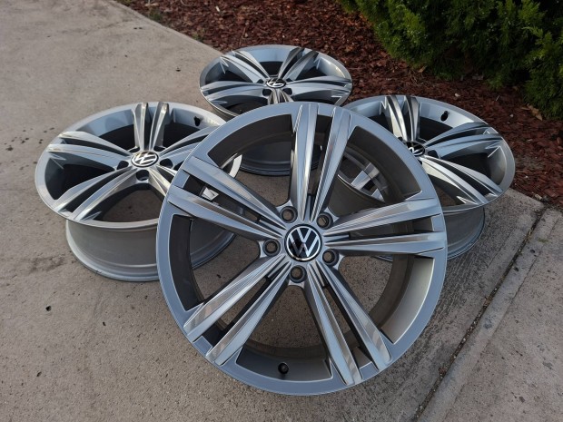 Gyári Vw Golf R-line Sebring 5*112 R18 alufelni. T-Roc Touran Jetta
