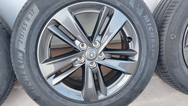 Gyri, j,Opel Grandland X 17" alufelni j nyri gumi 5x108 